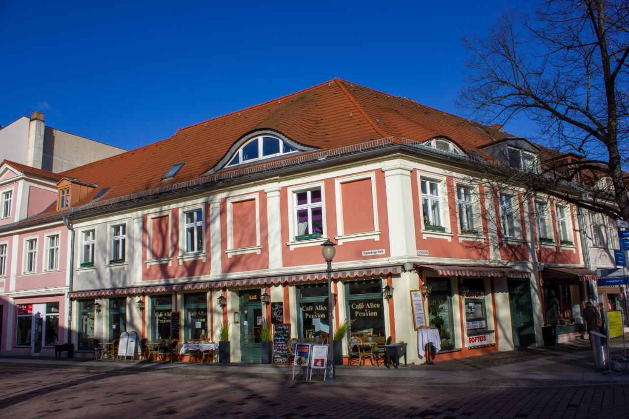 Cafe Alice & Pension Gmbh Poczdam Zewnętrze zdjęcie