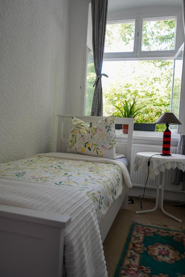 Cafe Alice & Pension Gmbh Poczdam Zewnętrze zdjęcie