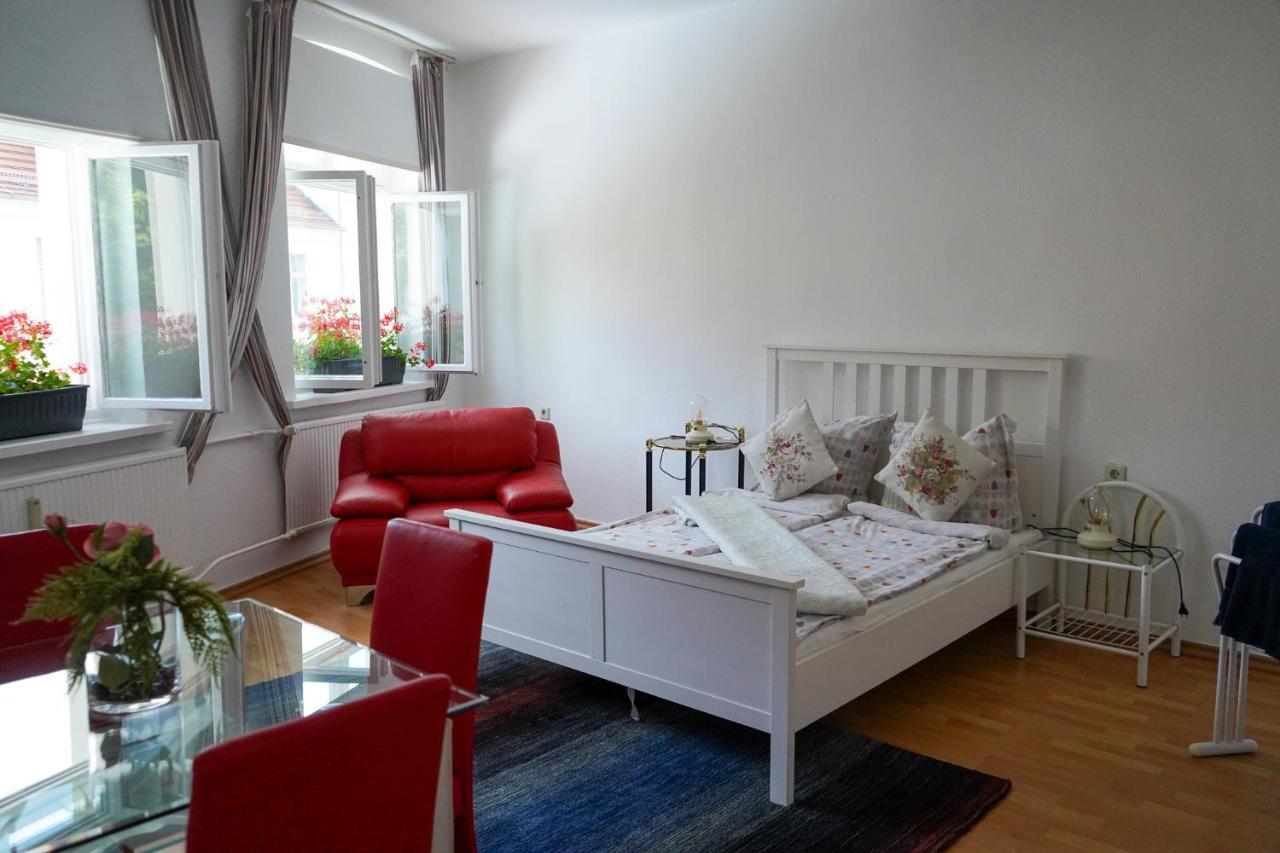 Cafe Alice & Pension Gmbh Poczdam Zewnętrze zdjęcie